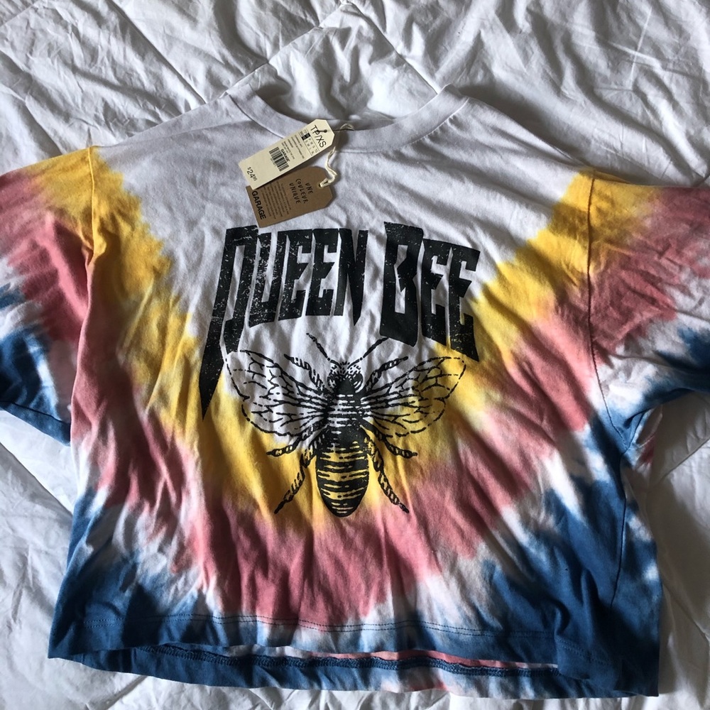 Garage queen bee tie dye crop top